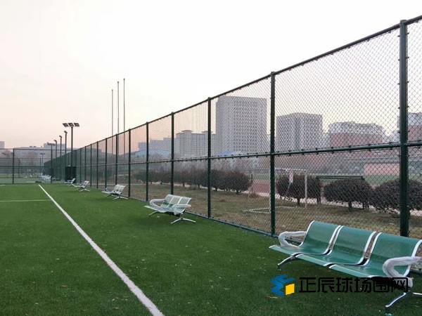 篮球场围栏